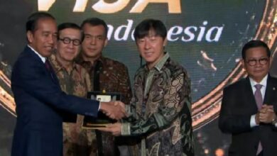 Pelatih Timnas Indonesia Shin Tae-yong Dapat Golden Visa dari Presiden Jokowi