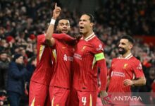 Slot berharap Van Dijk masih bertahan di area tempat Anfield