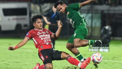 Klasemen juga hasil Kejuaraan 1 Sabtu: Persebaya masih di area pada sikap teratas