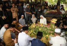 Sosok mantan Gubernur Kaltim, Awang Faroek Ishak yang dimaksud dimaksud pada ketika ini tutup usia