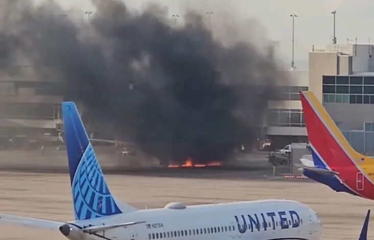 Pesawat American Airlines Berisi 178 Orang Terbakar dalam di Bandara Denver