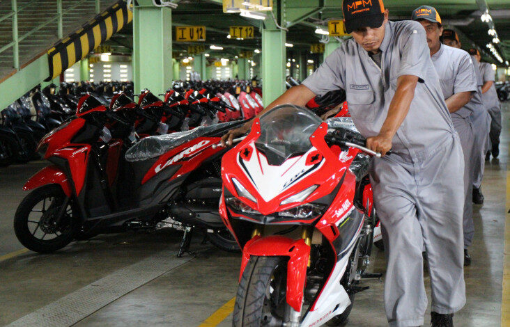 Penjualan Motor di area di Indonesia Terjun Bebas pada April 2025