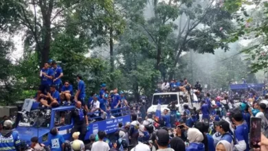 Bandung Membiru! Ribuan Bobotoh Sambut Pawai Juara Persib