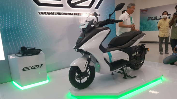 Cara Mencuci Motor Listrik Berbasis Baterai Lithium Ion