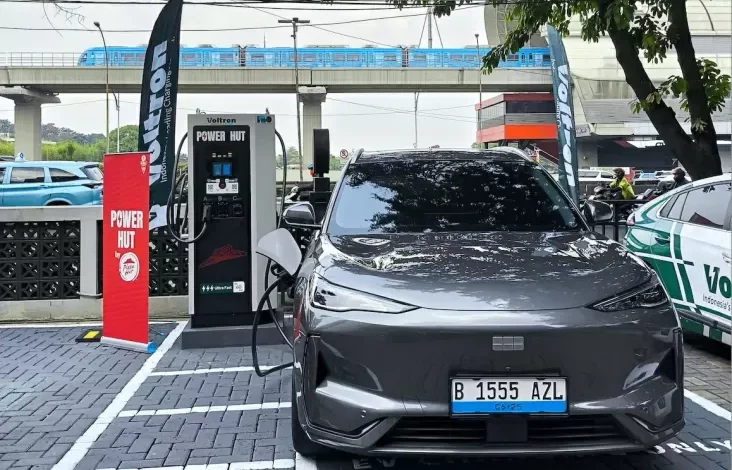 Geely Gandeng Voltron Bangun SPKLU: Langkah Vital atau Sekadar Pemanis pada Jaringan Diler Terbatas?