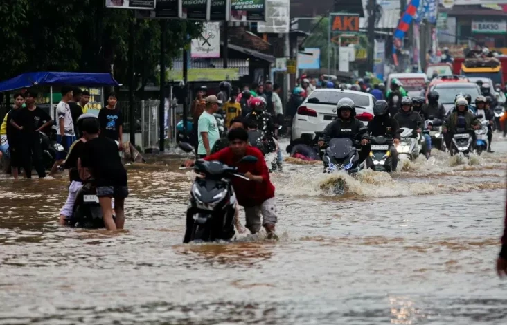 Kemarau Basah Melanda Indonesia, Musim Kemarau Tetapi Hujan Deras