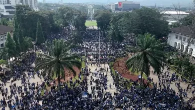 Lautan Bobotoh Membiru pada area Gedung Sate, Rayakan Gelar Turnamen 1 Persib Bandung
