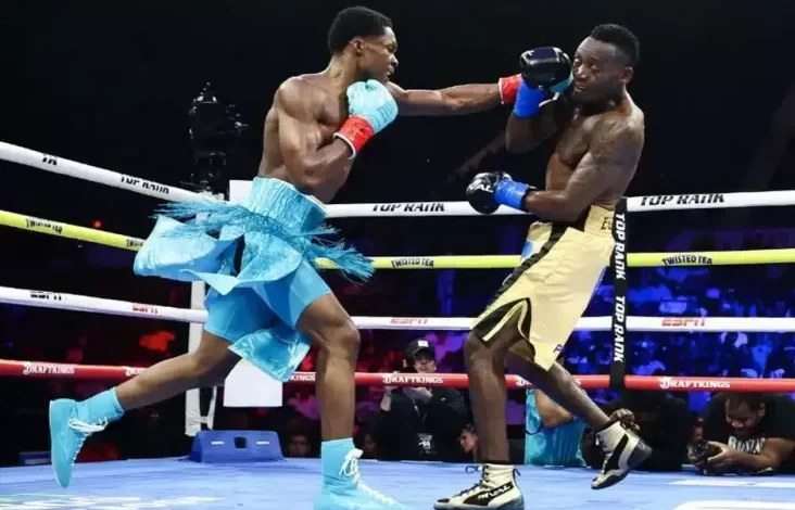 Petinju Tak Terkalahkan Abdullah Mason Perpanjang Rekor Berhasil KO 17-0