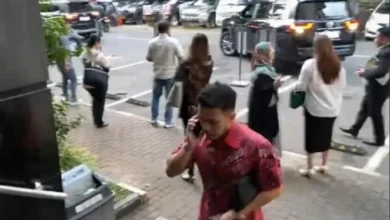Ajudan dan juga Kuasa Hukum Jokowi Datang ke Polda Metro, Ada Apa?