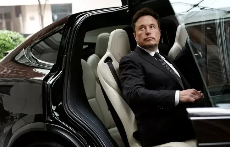 Kepanikan pada Puncak Kerajaan: Penjualan Anjlok, Elon Musk Penggal Tangan Kanannya Sendiri