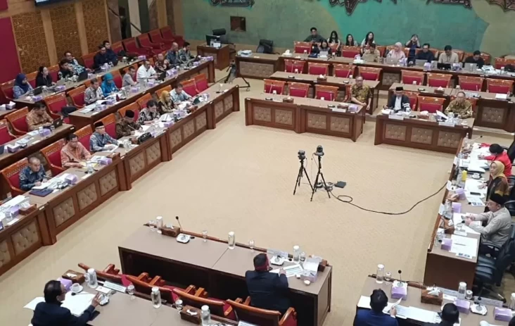 Legislator Golkar Singgung Kasus Korupsi Laptop Chromebook pada waktu Rapat Bareng Abdul Muti