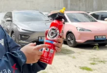 Pelajaran Pahit dari Insiden Mobil Listrik Terbakar: Mengenal Senjata Tersembunyi di area di Dasbor Anda