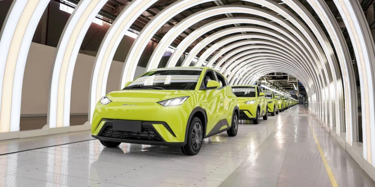 76 Ribuan Mobil CBU Masuk Indonesia Tahun Ini, BYD Terbanyak
