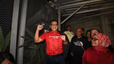 Hasto Kristiyanto Kepalkan Tangan setelahnya Bebas dari Rutan KPK