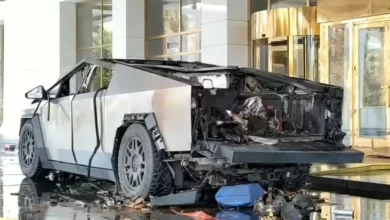 Jebakan Maut Futuristik: Saat Pintu Modern Tesla Cybertruck Menjadi Perangkap dalam Kobaran Api