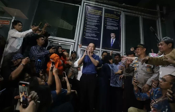 Keluar dari Rutan Cipinang, Tom Lembong: Waktu petang Hal ini Saya Kembali Menghirup Lingkungan Bebas