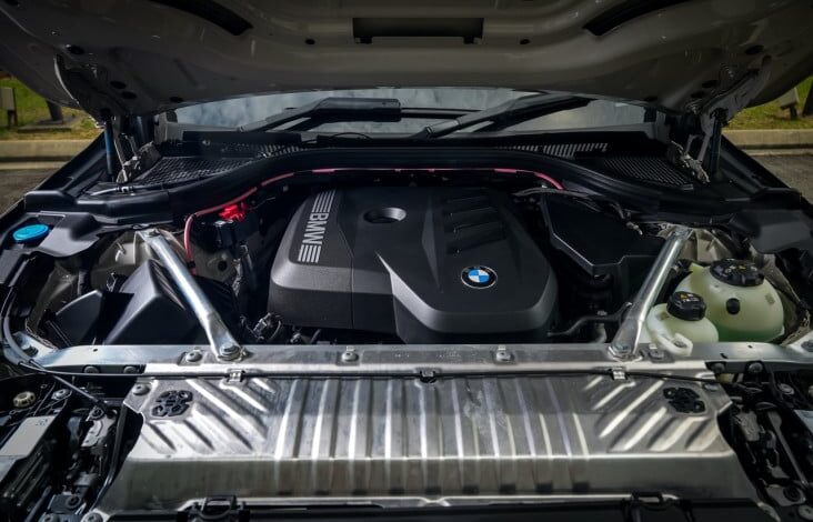 Keuangan Menipis, Mercedes-Benz Akan Gunakan Mesin BMW?