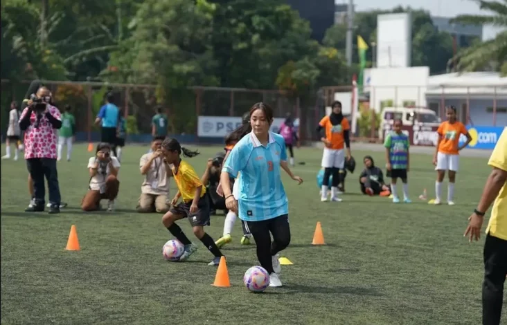 Mana Iwabuchi, Eks Pemain Timnas Jepang, Beri Latihan Sepak Bola Putri pada Ibukota Indonesia