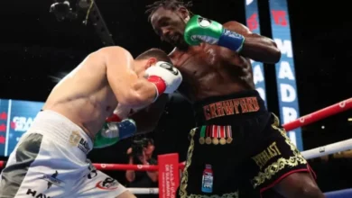 Terence Crawford Terlalu Kecil juga Lemah Lawan Canelo di area di Kelas 76,2 Kg