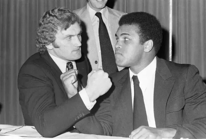 Joe Bugner Penantang Muhammad Ali kemudian Joe Frazier Meninggal pada Usia 75
