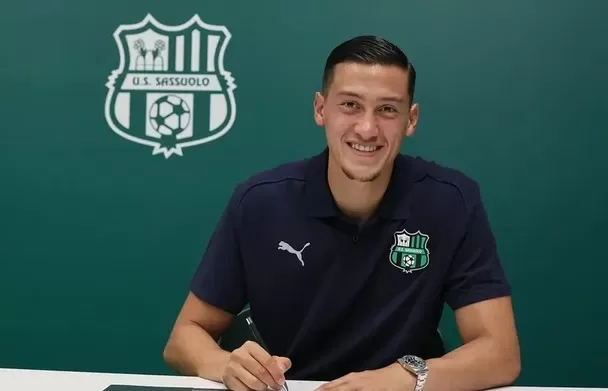 Dunia Pers Massa Italia Kaget Akun Instagram Sassuolo Meledak usai Rekrut Jay Idzes