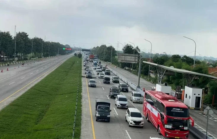 Radiator Berjalan di tempat tempat Tengah Kota: Terungkap, Mobil Hitam Ternyata Ikut Memasak DKI Ibukota Jadi Lebih Panas