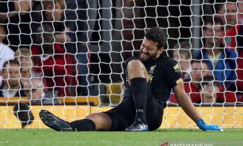 Liverpool kehilangan Alisson juga Ekitike jelang lawan Chelsea