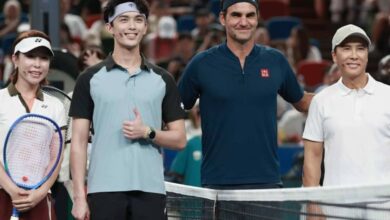 Federer kembali ke lapangan Shanghai berjuang berhadapan dengan aktor China