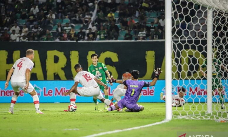 Perubahan taktik disebut jadi kunci kemenangan Persebaya berhadapan dengan Persis