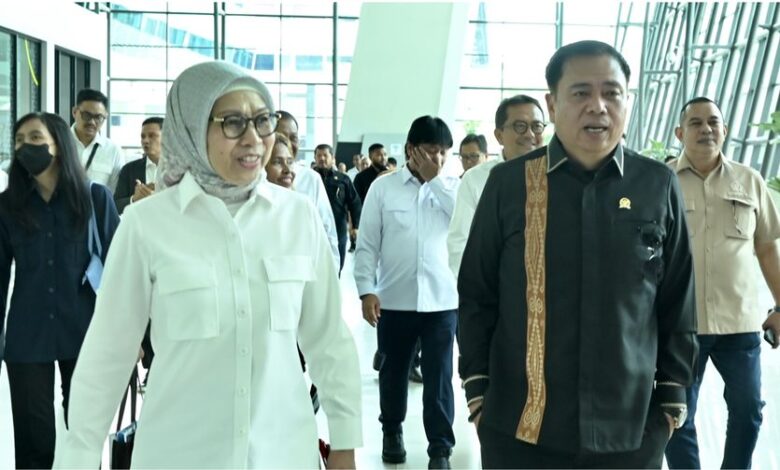 Lasarus Mau Pelayanan Bandara Terus Membaik, Bisa Belajar dari Changi