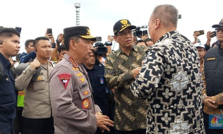 Purbaya Tak Percaya Impor Baju Ilegal dari China Lewat Pelabuhan Tikus
