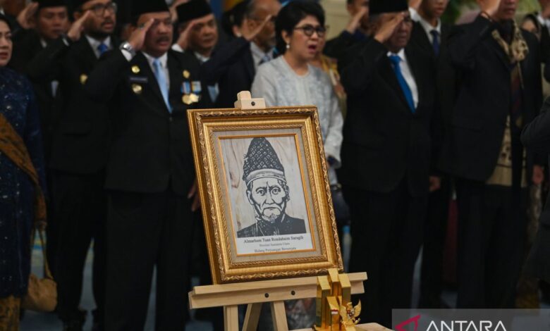 Tuan Rondahaim Saragih, Napoleon dari Batak yang tersebut dimaksud dapat penghargaan pahlawan