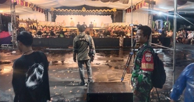 Danramil 01/Kota Hadiri Pagelaran Wayang Kulit Peringatan Hari Wayang Nasional Tahun 2025 Di Klaten
