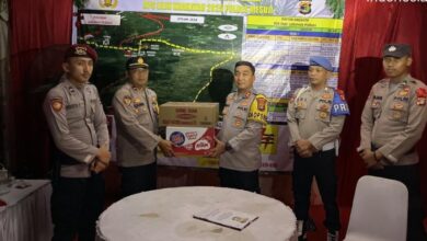 Kapolres Mesuji Kunjungi Pos Pam kemudian Pos Yan, Berikan Tali Asih untuk Personel Ops Lilin 2025