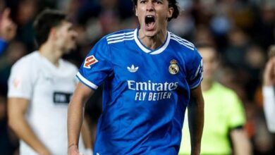 Memenangkan 2-0 ke stadion Valencia, Real Madrid jaga jarak dari Barcelona