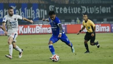 Persib kokoh ke puncak klasemen setelahnya kalahkan Persita