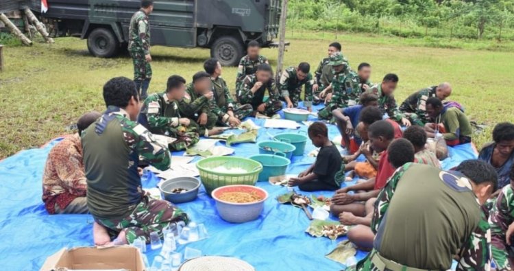 Satgas Yonif 5 Marinir Ciptakan Harmoni Budaya ke Yahukimo, Jalin Erat Persaudaraan